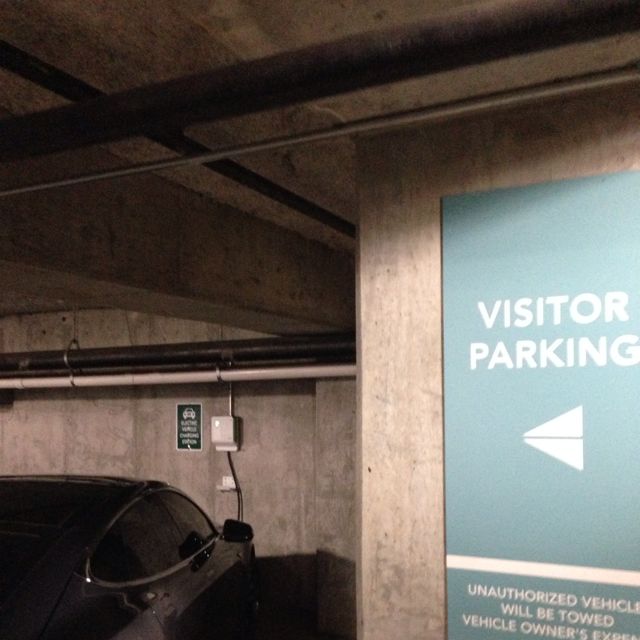 Pinnacle Parking Garage Nashville, TN EV Station