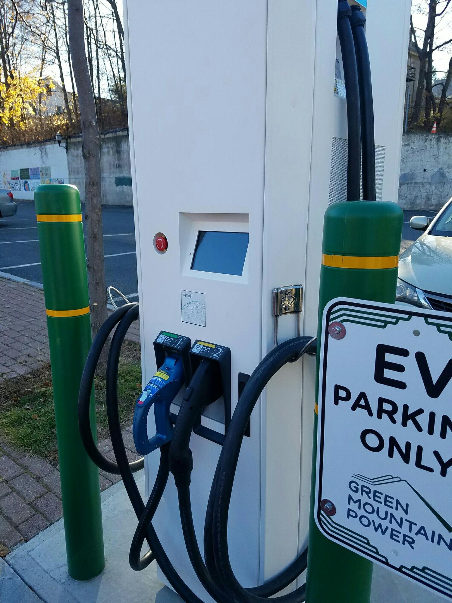 High Grove Parking Lot Brattleboro, VT EV Station