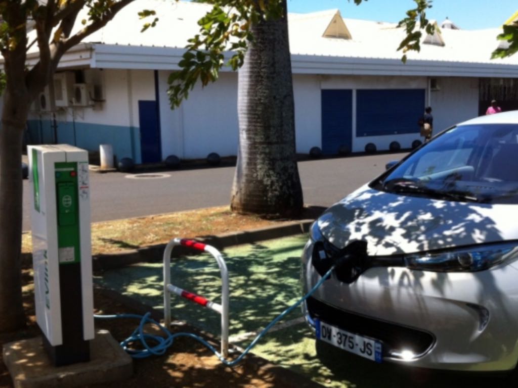 Centre Commercial Carrefour 75 Rue du Karting, SainteClotilde 97490