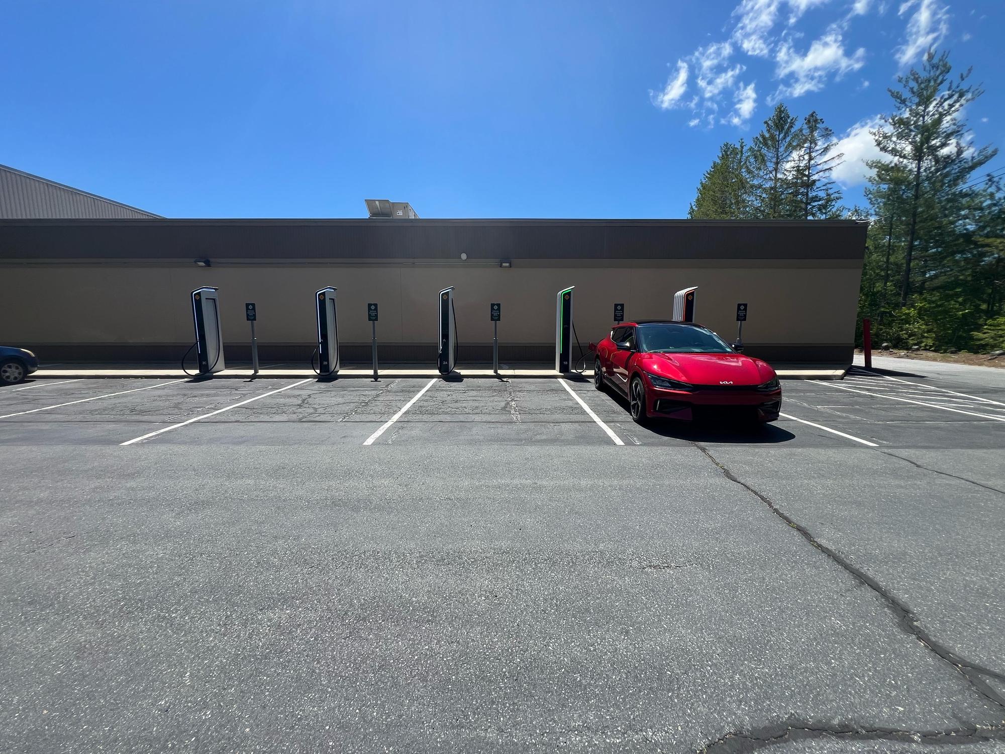 Tanger Outlets Blowing Rock Gap Factory Blowing Rock NC EV Station tanger-outlets-blowing-rock-gap-factory-blowing-rock-nc-ev-station