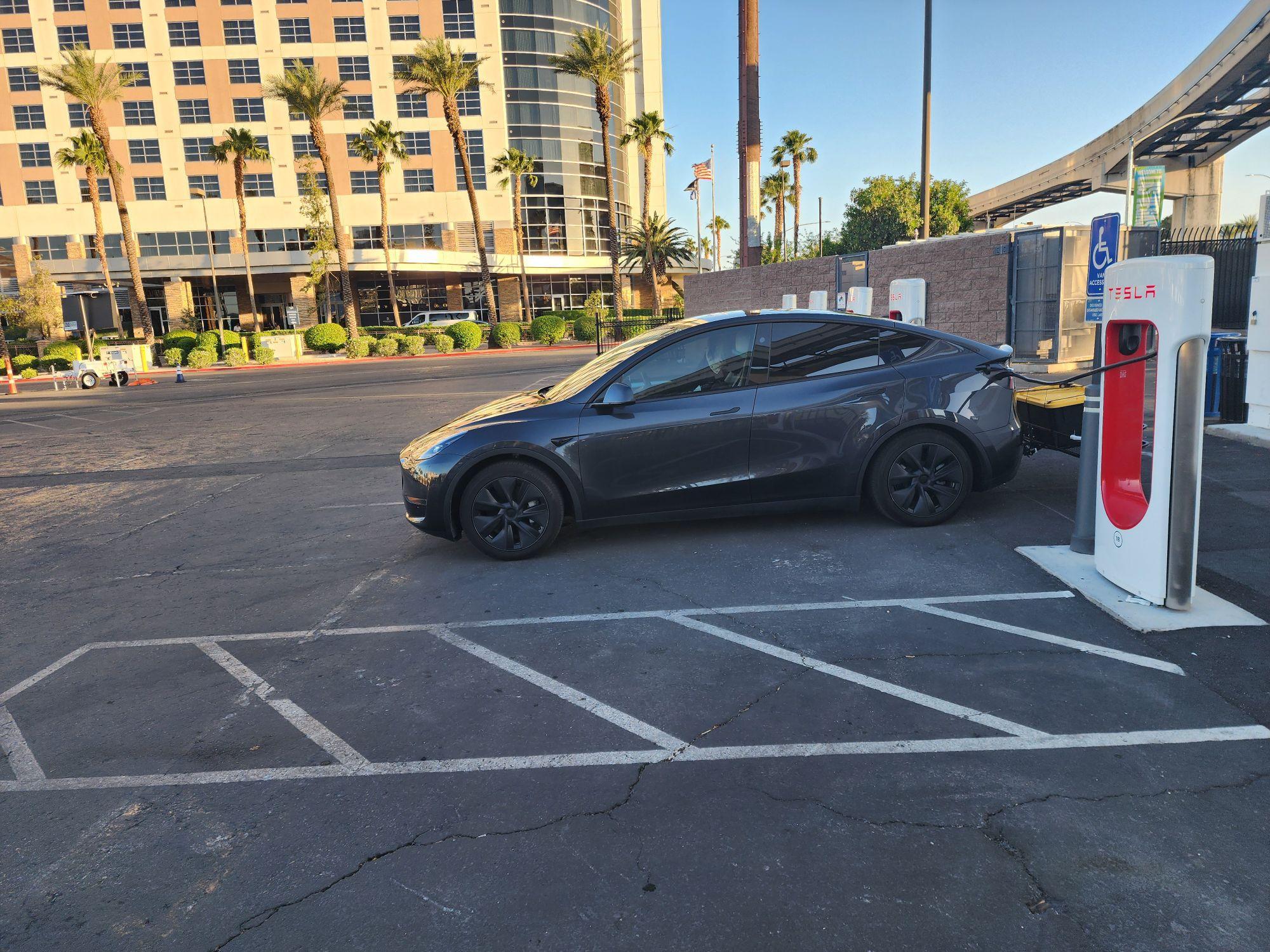Las Vegas Convention Center - Silver Lot 3 | Paradise, NV | EV Station
