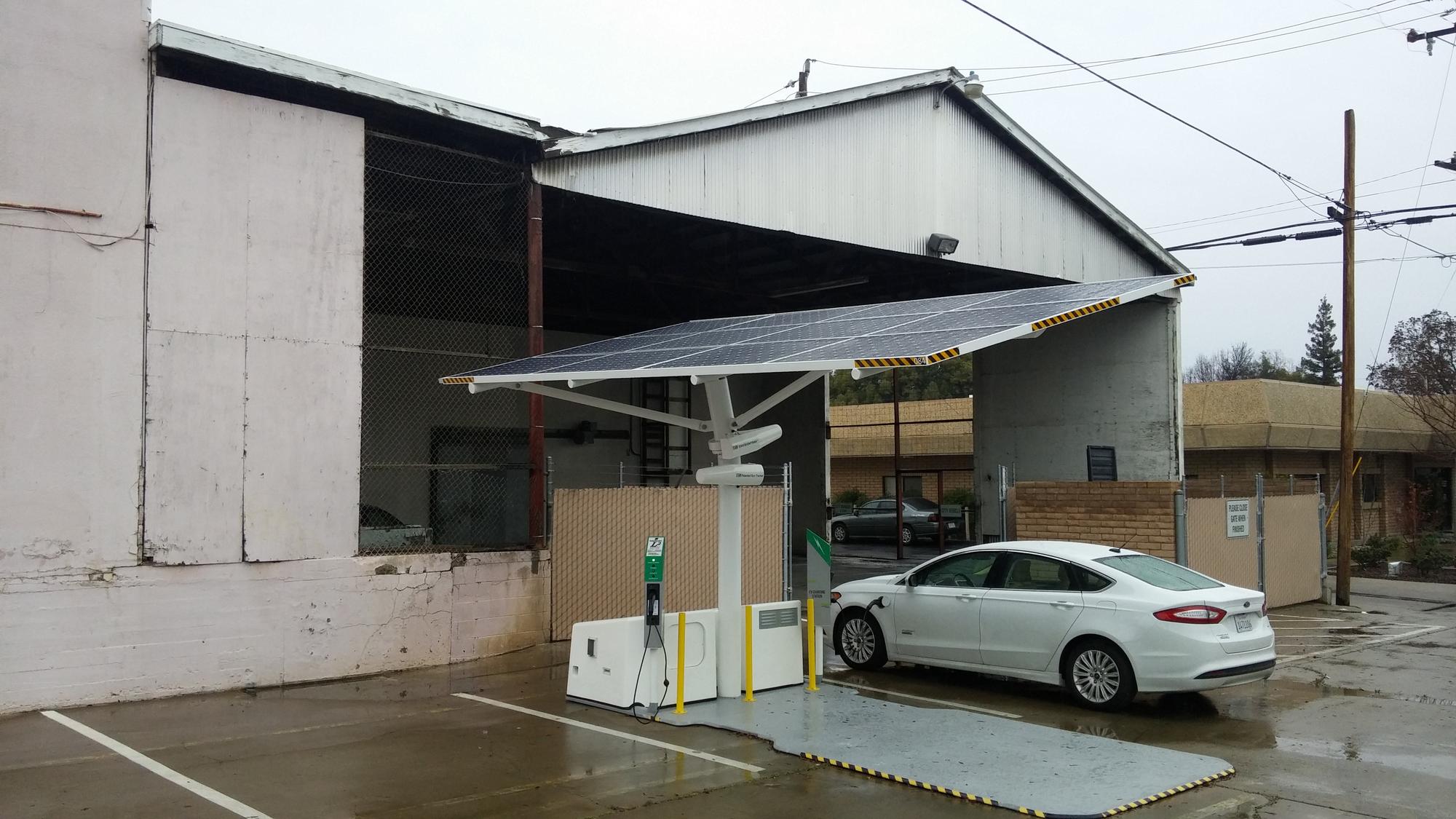 Reedley City Hall Reedley, CA EV Station
