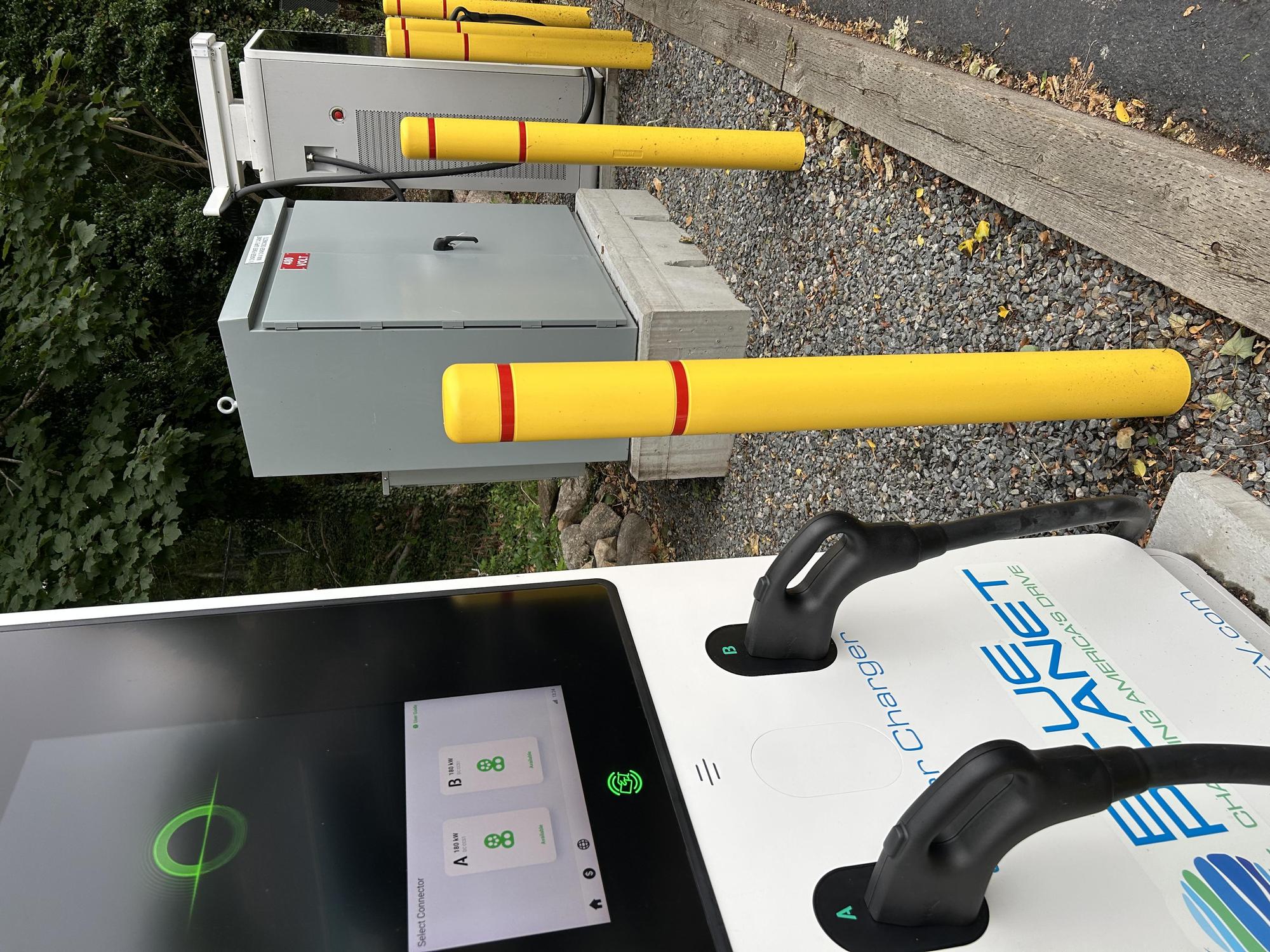 Seafood Sam's Falmouth | Falmouth, MA | EV Station