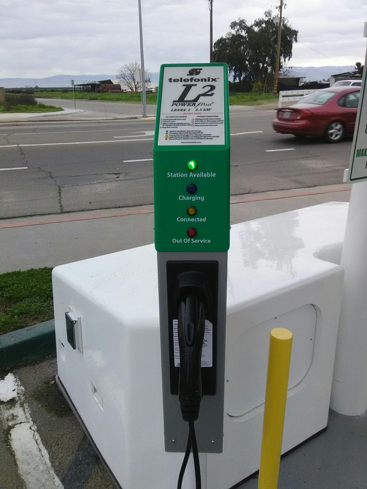 Parlier City Hall Parlier, CA EV Station