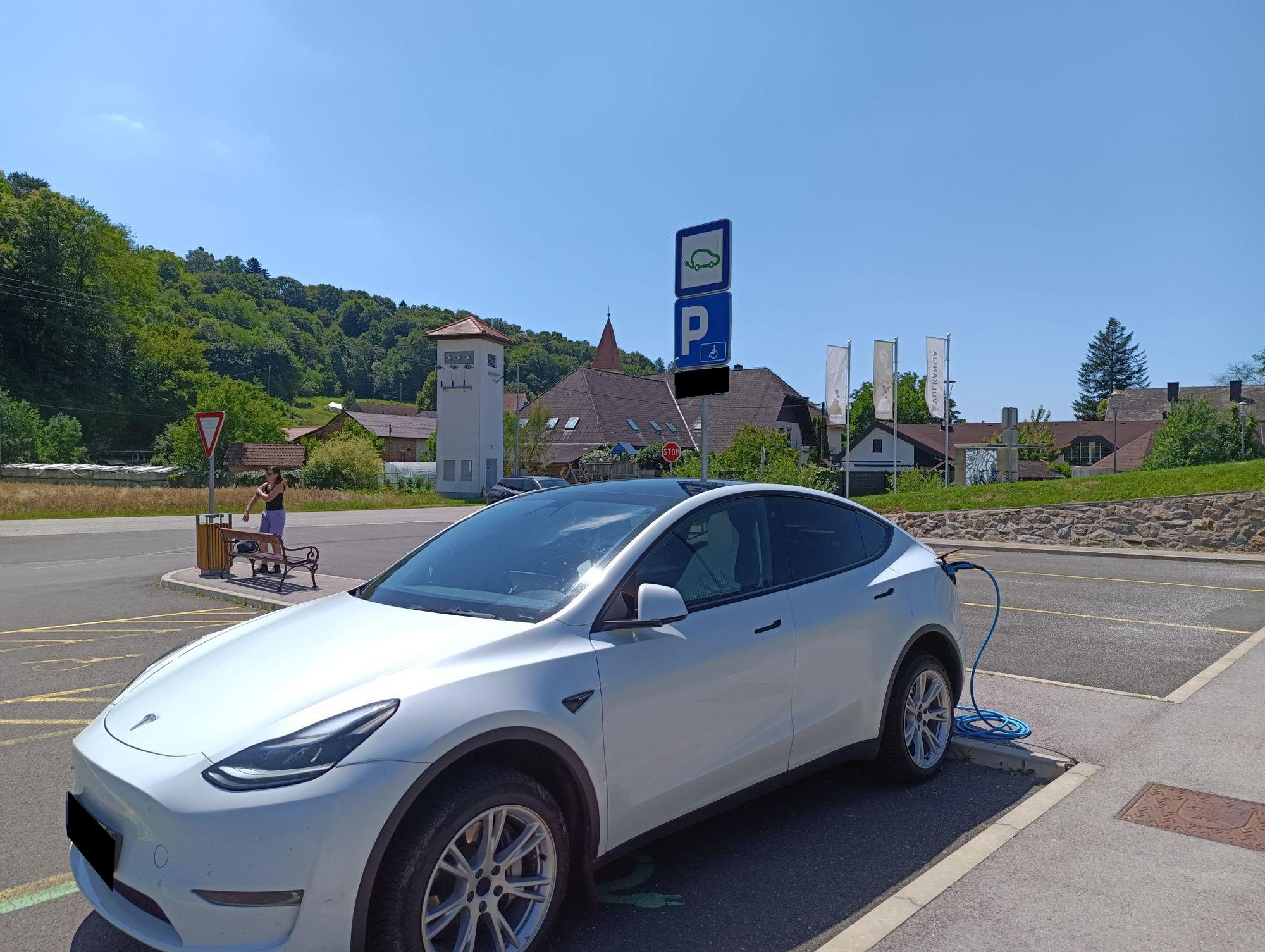 Vulkanija | Grad 176, 9264 Grad, Slovenia | EV Station