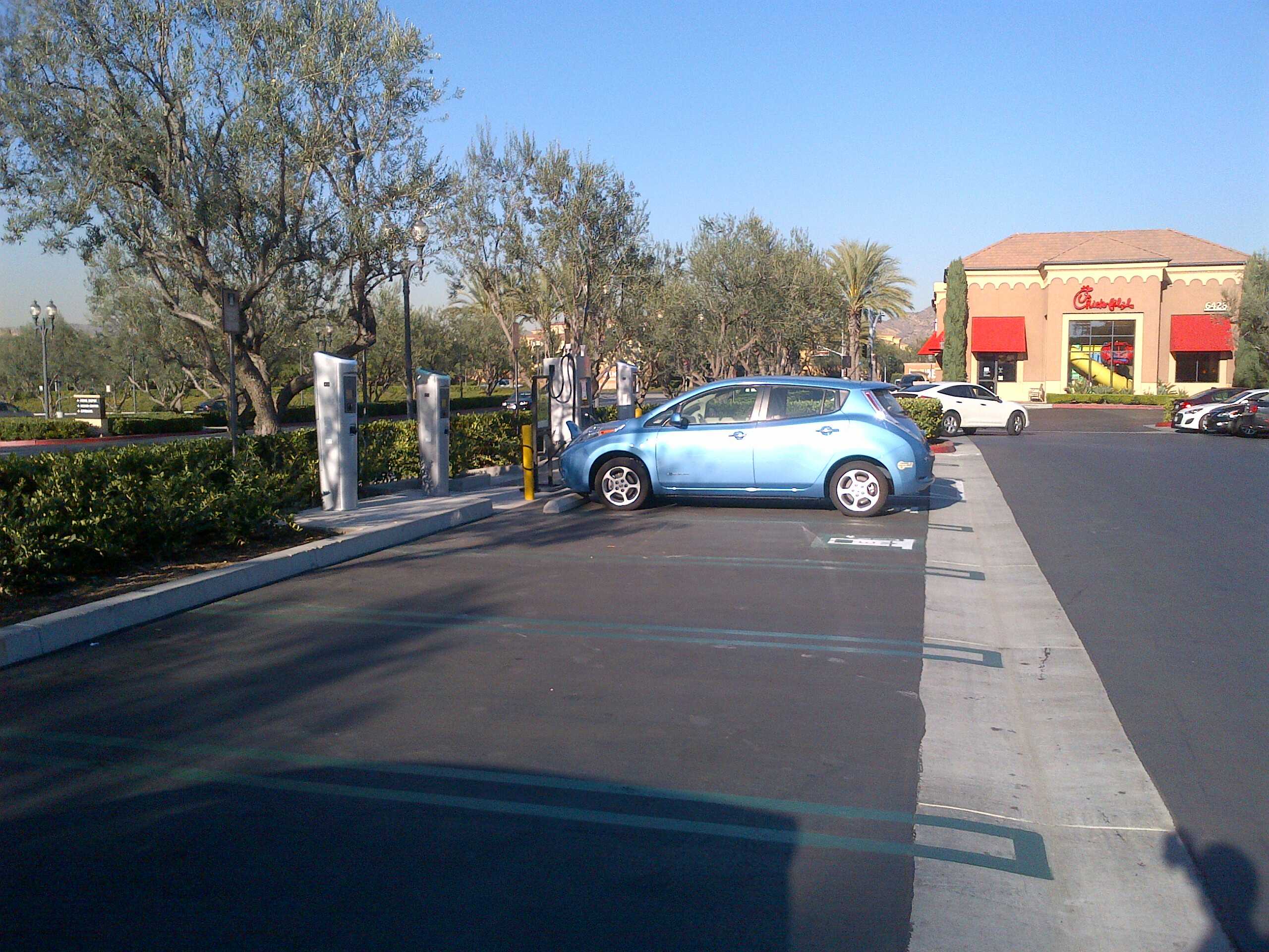 Woodbury Town Center Chipotle Irvine, CA EV Station