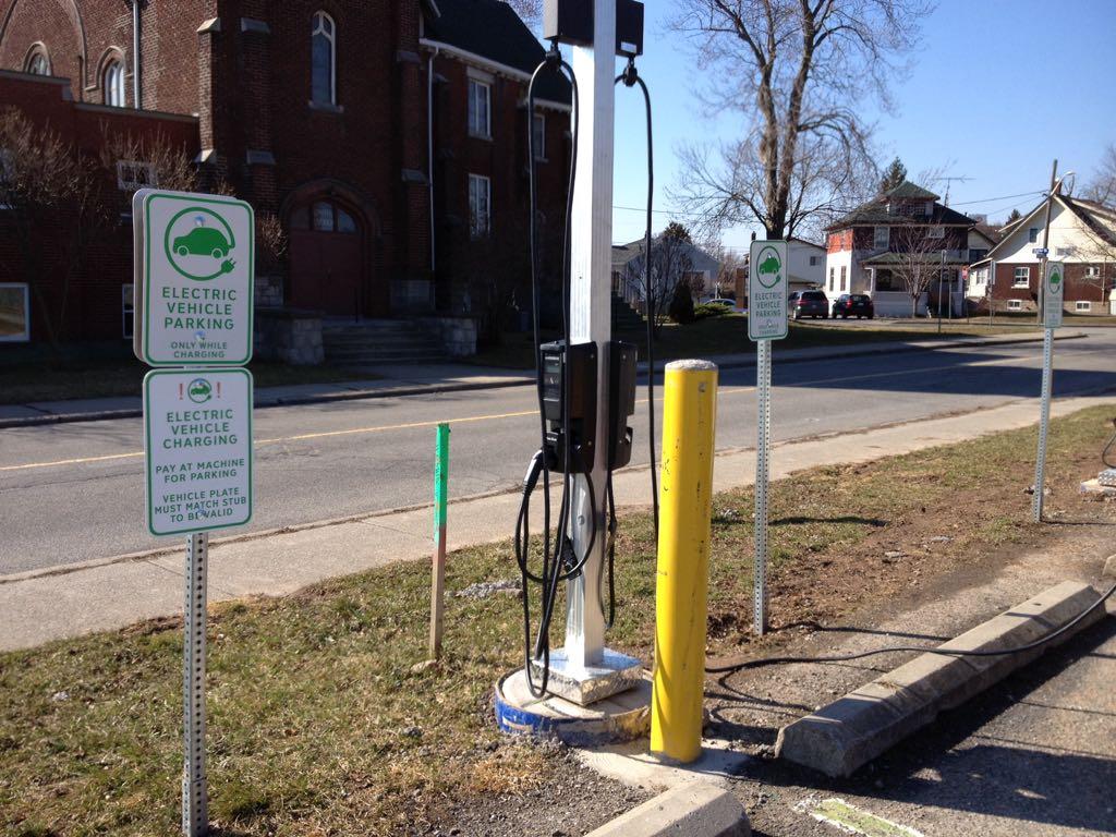 Niagara Falls Municipal Parking Lot 18 Niagara Falls, ON EV Station