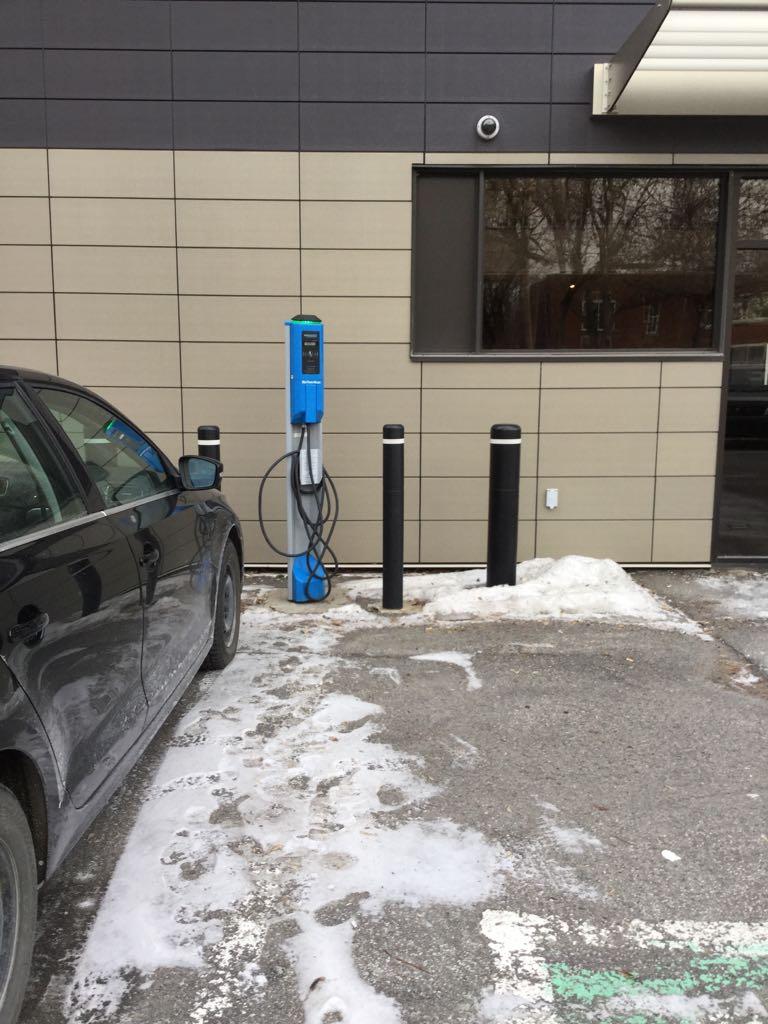Corporation des maîtres électriciens du Québec Montréal, QC EV Station