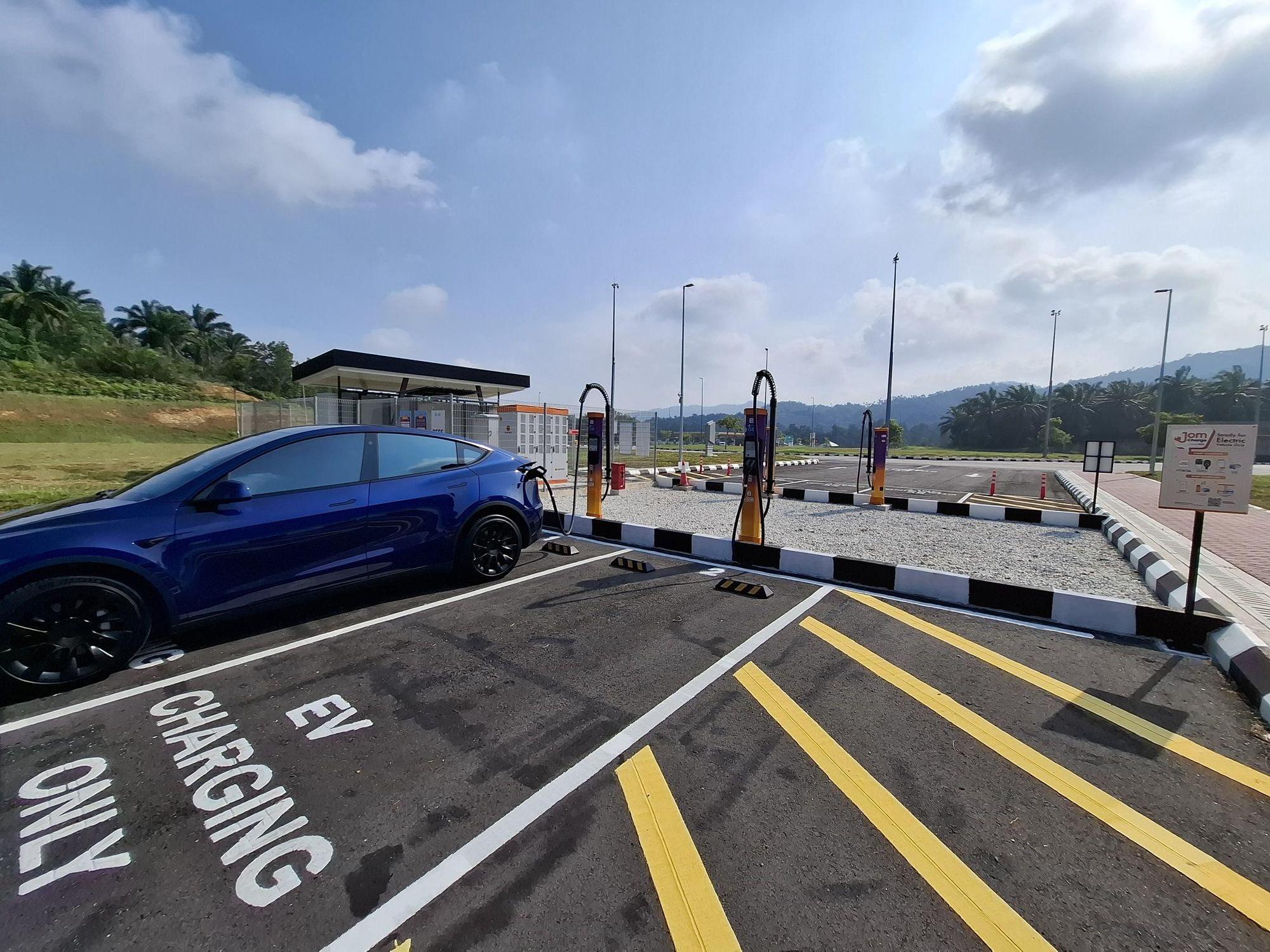 Gentari | R&R Perasing both bounds (150kW DC) | Chukai, Terengganu | EV ...