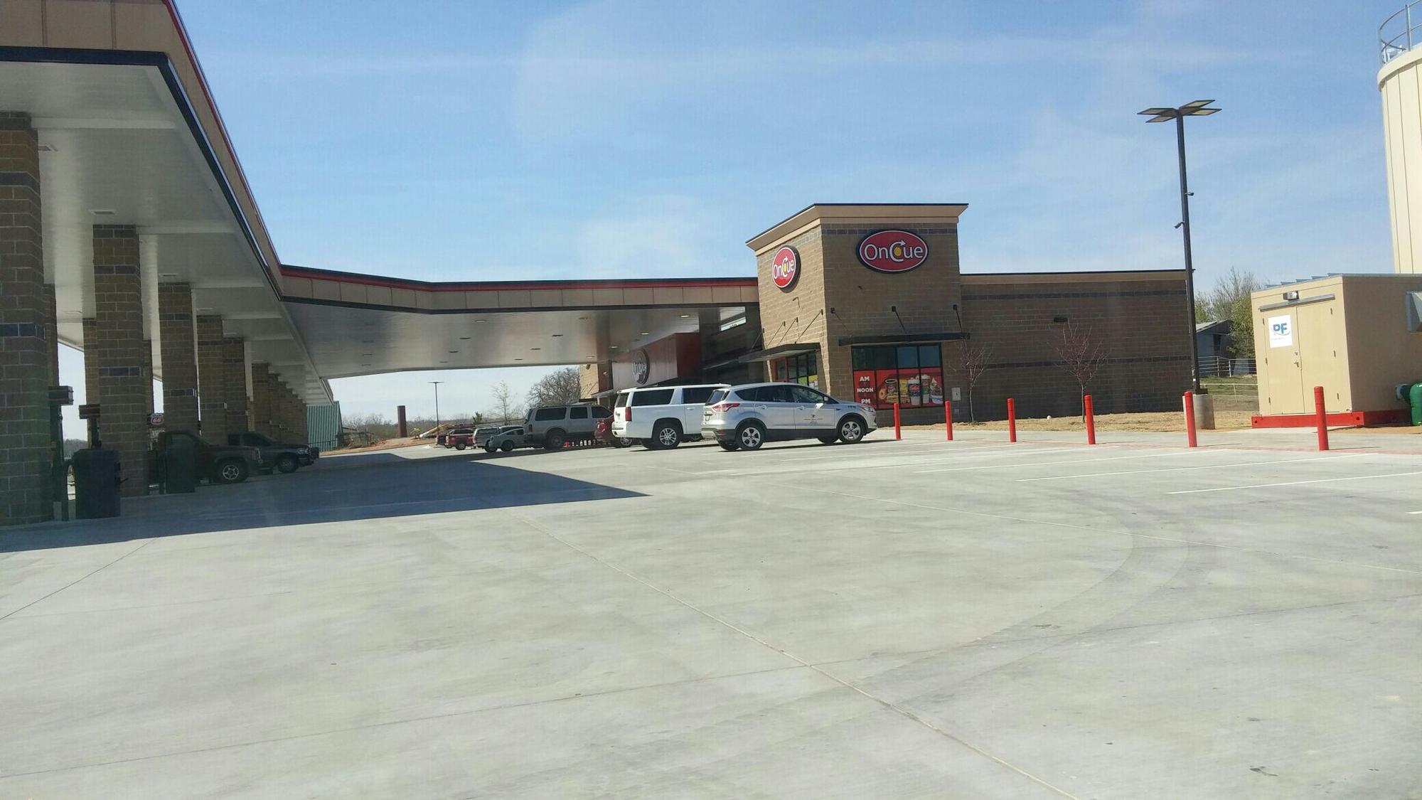 OnCue 129 Waterloo & I35 Edmond, OK EV Station