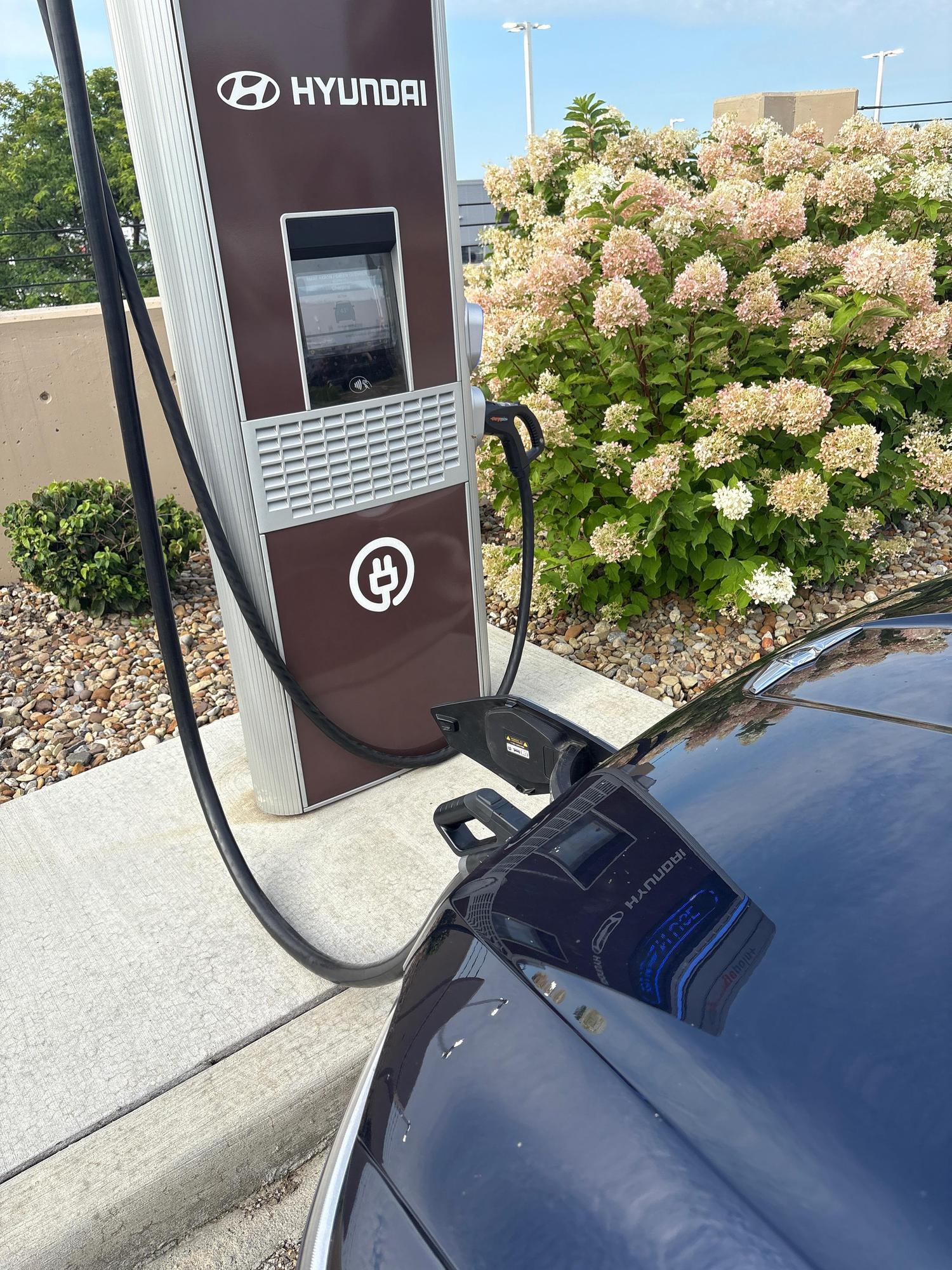 Ron Marhofer Hyundai | Akron, OH | EV Station