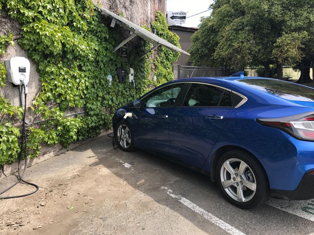 E & M Electric and Machinery Healdsburg, CA EV Station