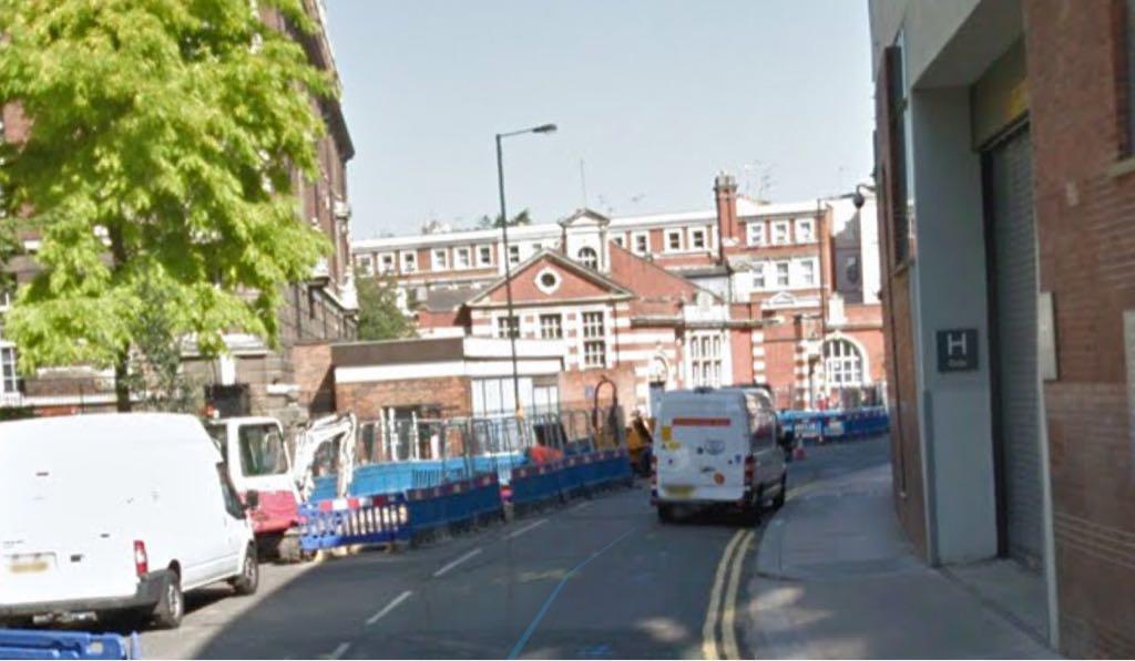 17 Kings Road Parking London, England EV Station