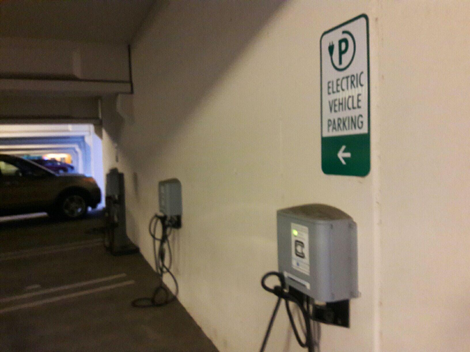 American River College Parking Structure Sacramento, CA EV Station