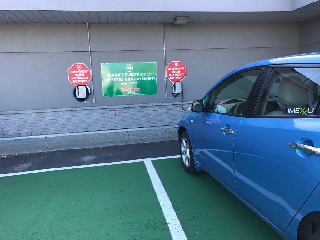 Métro Fordham / SAQ SaintZotique, QC EV Station