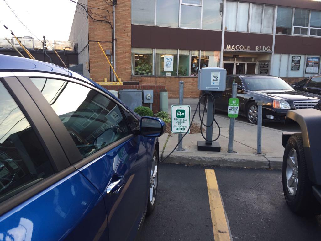 Ferndale Library West Parking Lot Ferndale, MI EV Station