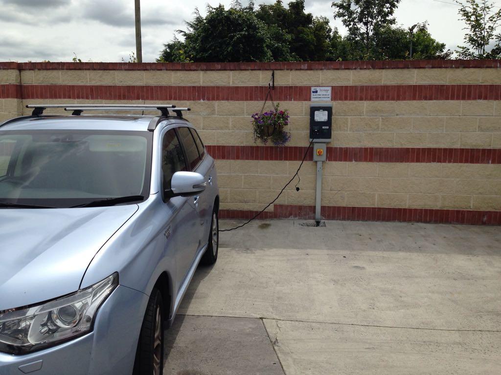 McCaugheys Service Station N2, Broomfield‎ Co. Monaghan, Ireland EV