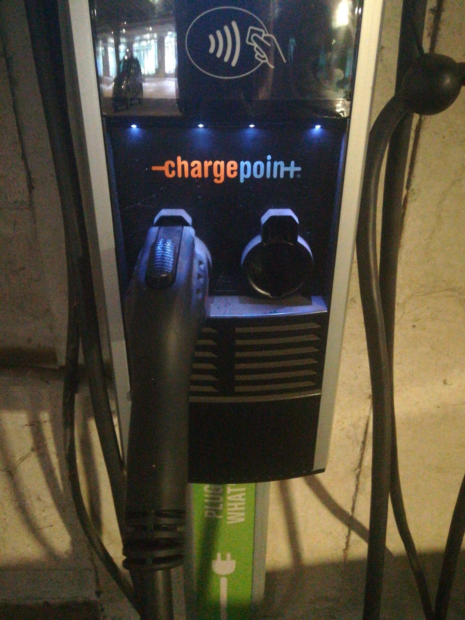 Kings Avenue Parking Garage (JTA) Jacksonville, FL EV Station