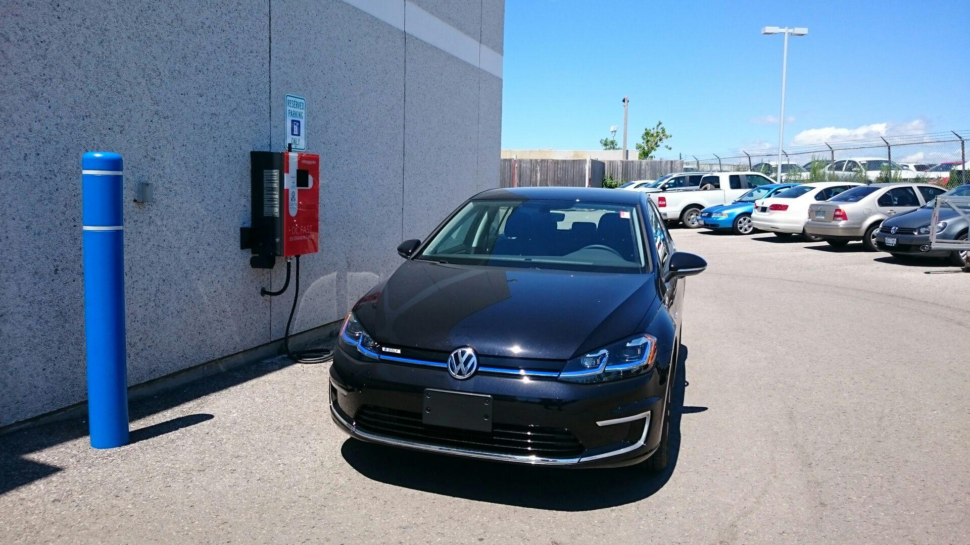 Yorkdale Volkswagen Toronto, ON EV Station