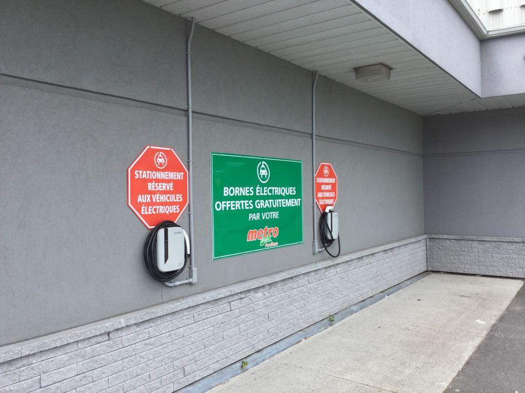 Métro Fordham / SAQ SaintZotique, QC EV Station