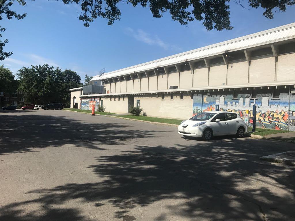 Aréna St Donat Montréal, QC EV Station