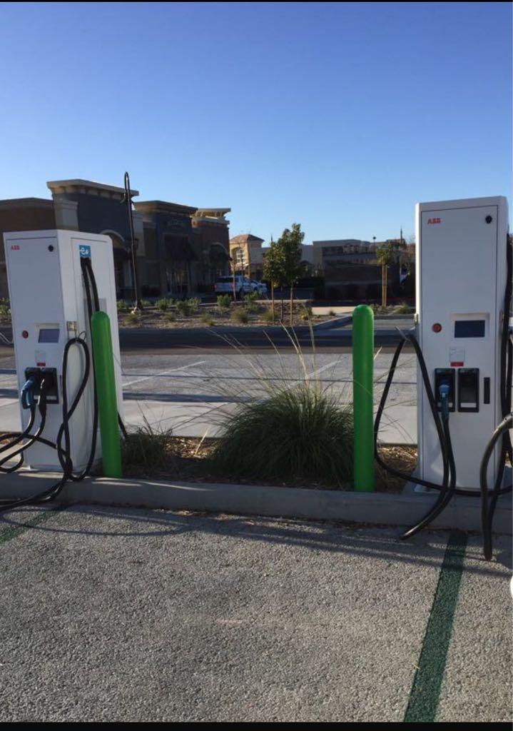 Bridgeport Marketplace Santa Clarita, CA EV Station
