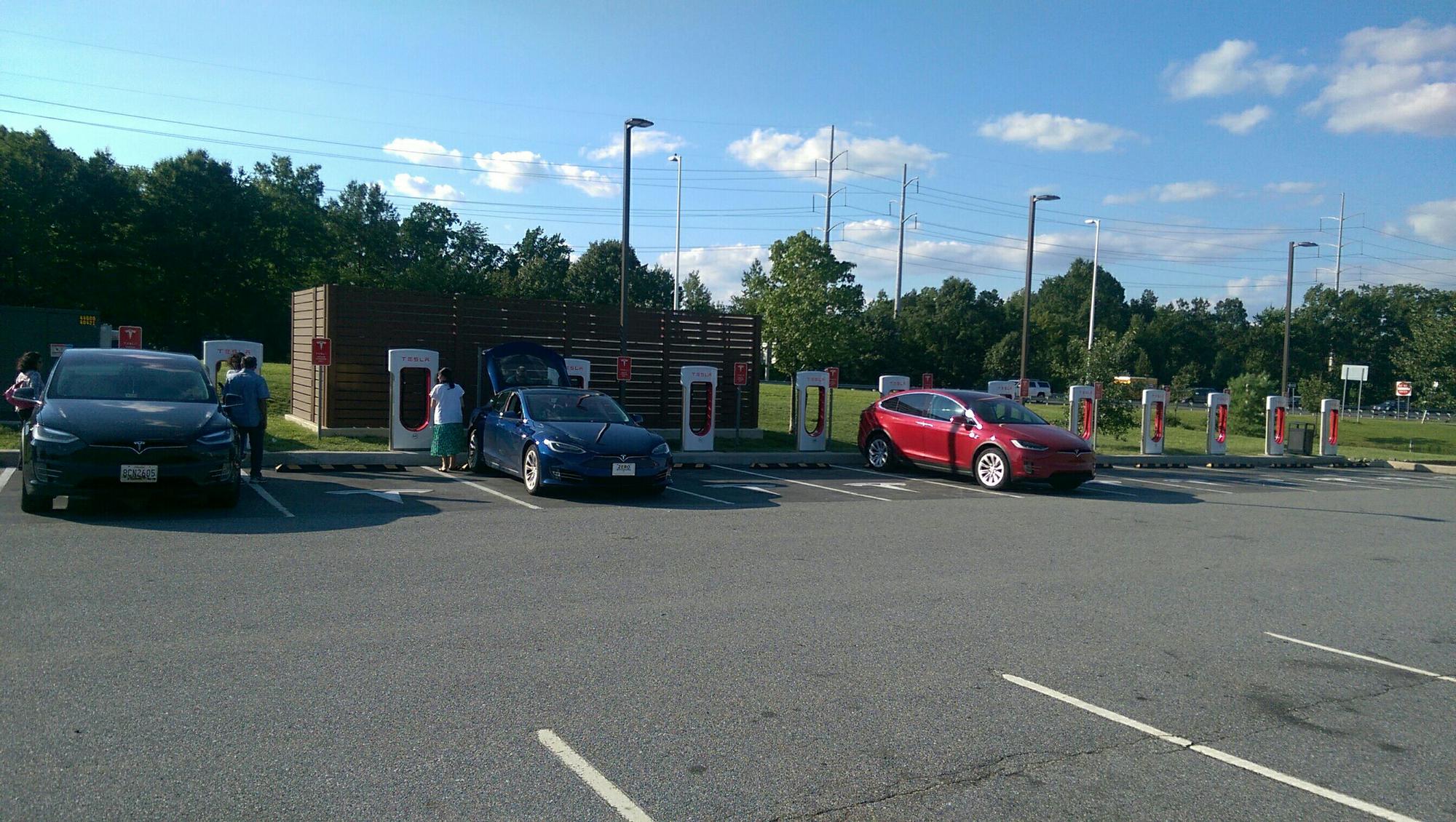 Delaware House Travel Plaza Newark, DE EV Station