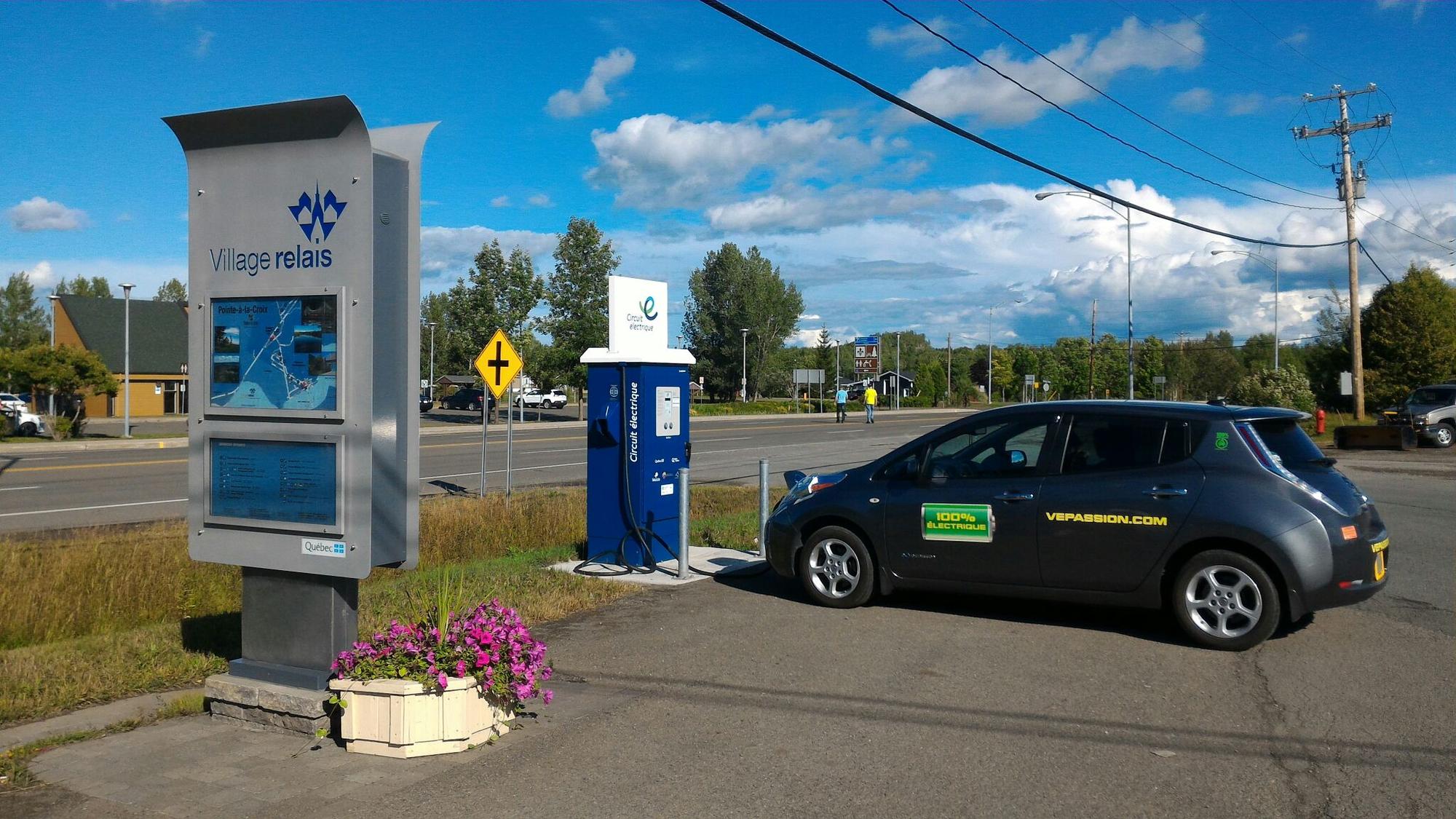Môtel Interprovincial PointeàlaCroix, QC EV Station