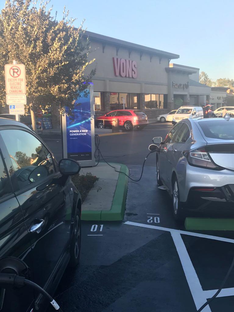 El Norte Parkway Plaza Vons Escondido, CA EV Station