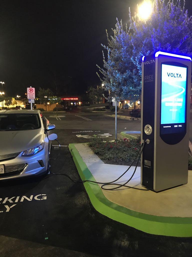 El Norte Parkway Plaza Vons Escondido, CA EV Station