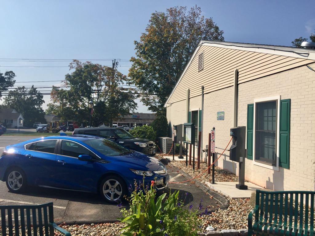 Ellington Town Hall Ellington, CT EV Station