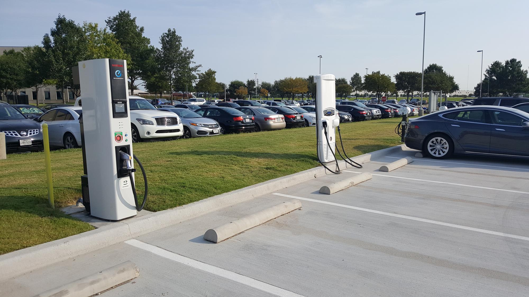 Nissan Motor Acceptance Corp Irving, TX EV Station