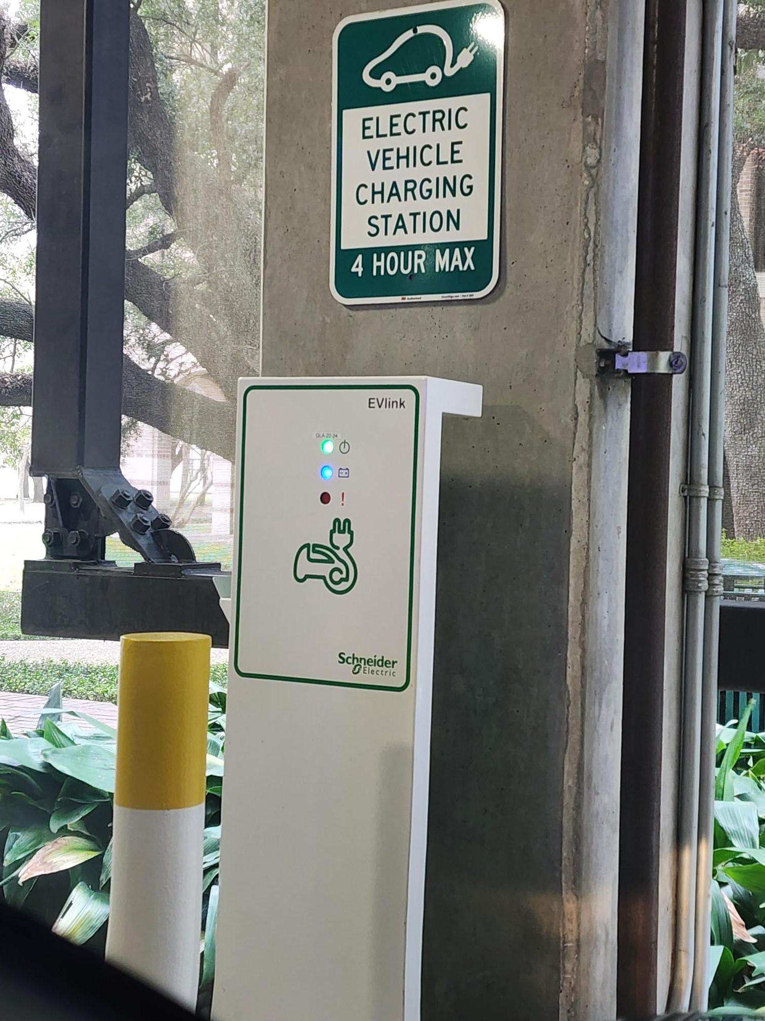 Rice University - Cambridge Office Building (2) | Houston, TX | EV Station