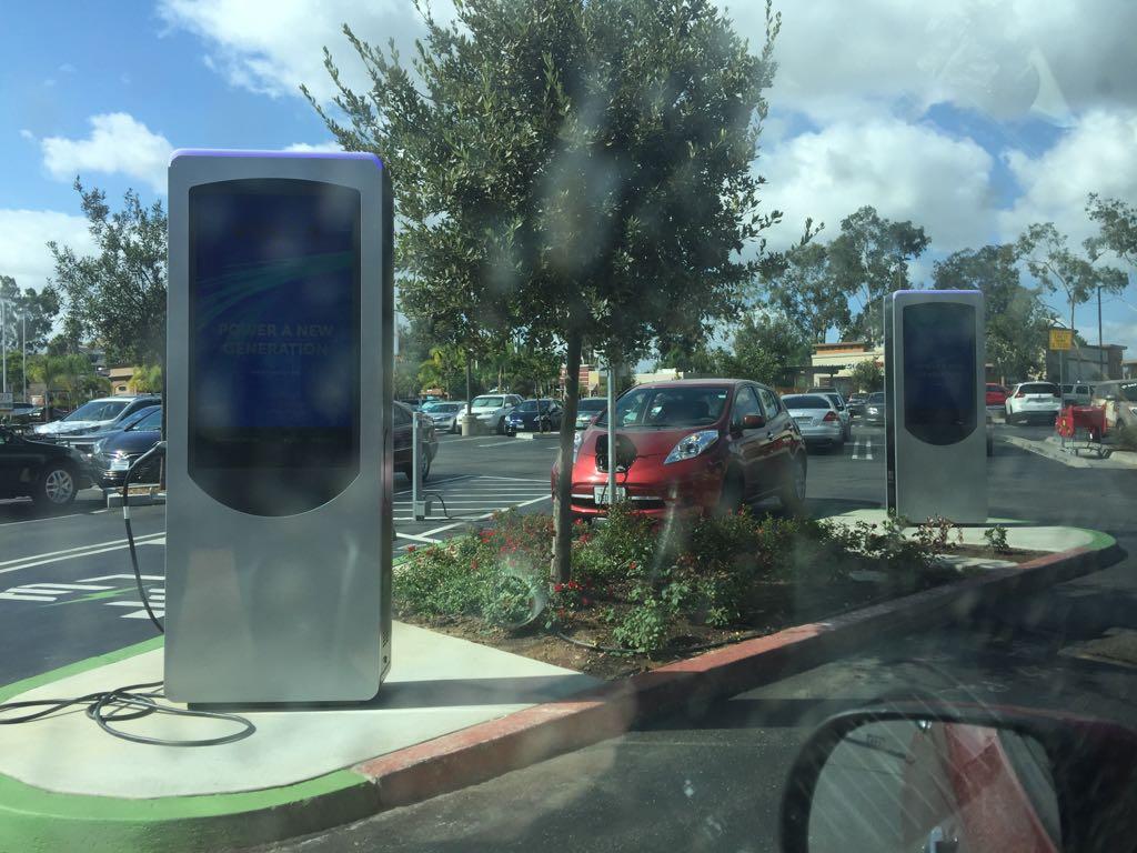 El Norte Parkway Plaza Vons Escondido, CA EV Station