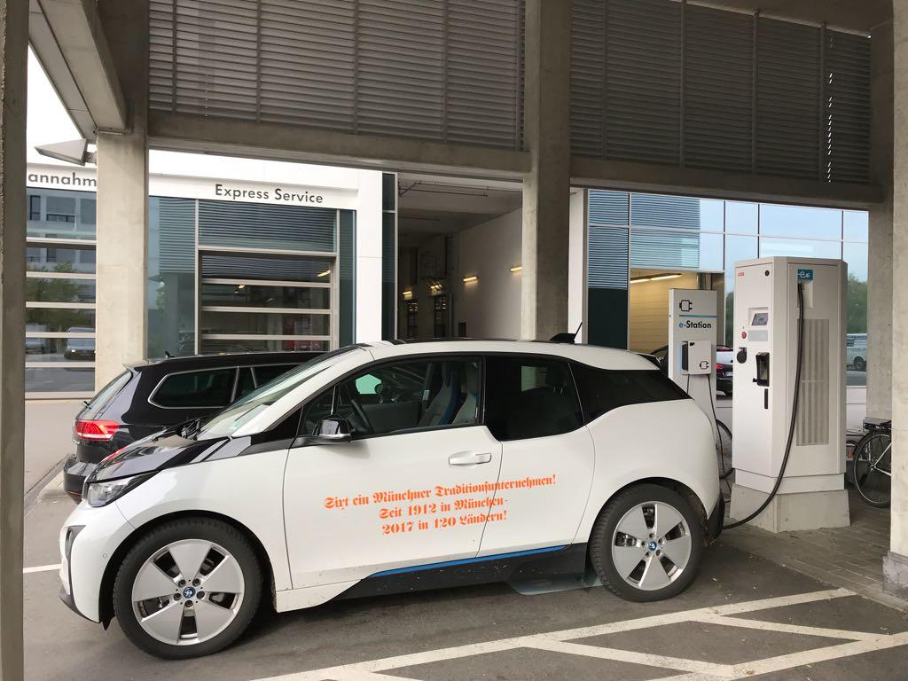Volkswagen Zentrum München West | M, BY | EV Station