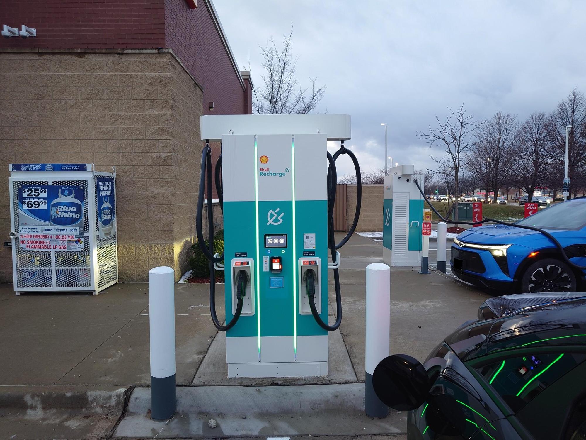 Combo Shell Shell 255 N Weber Rd | Bolingbrook, IL | EV Station