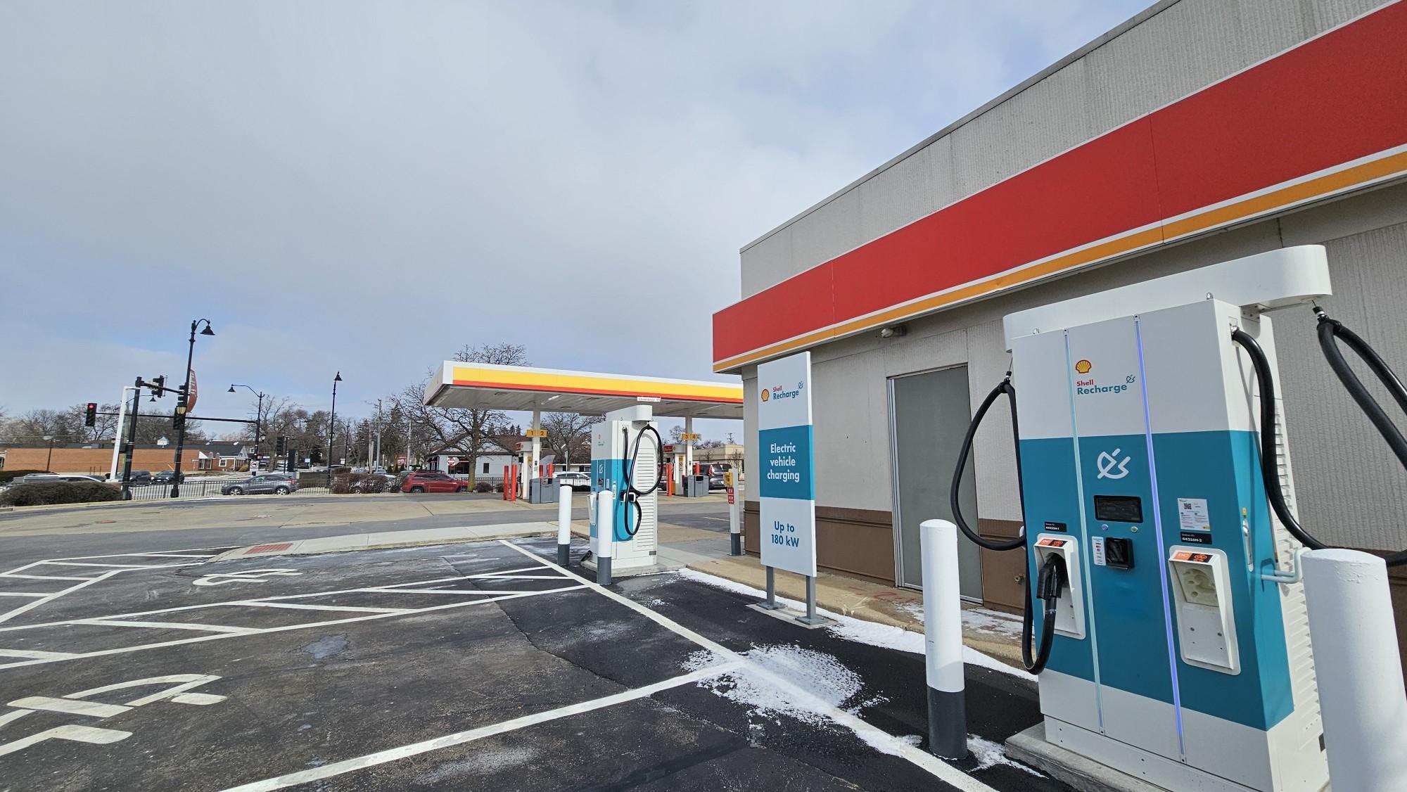 Combo Shell Shell 631 Roosevelt Rd | Glen Ellyn, IL | EV Station