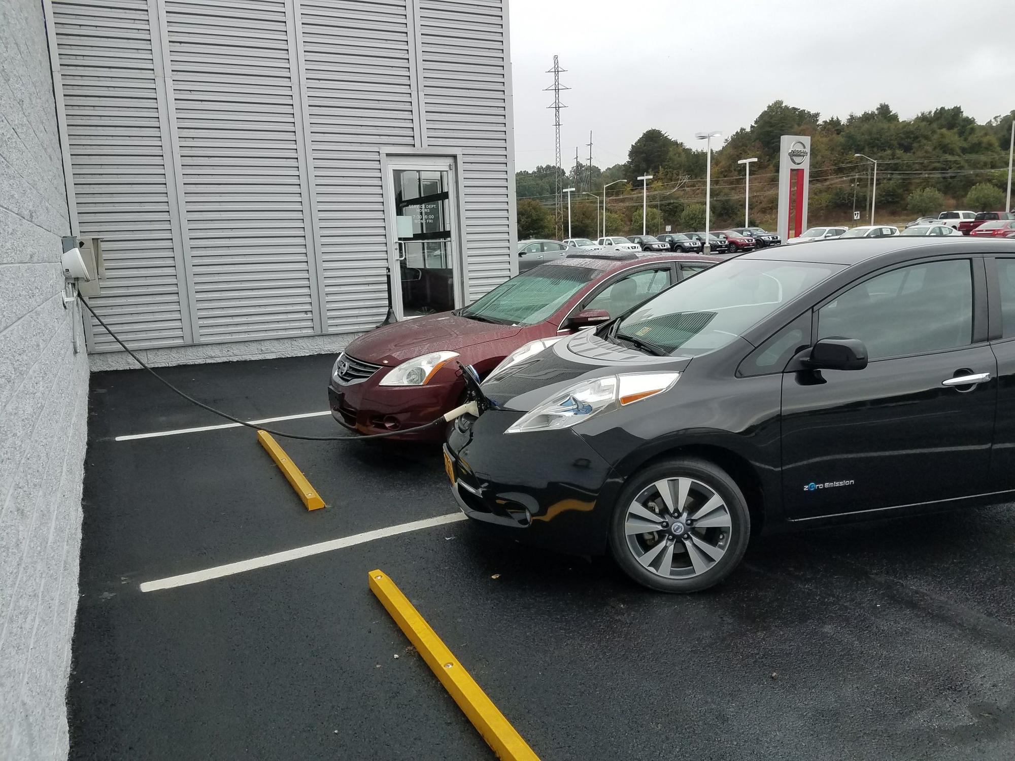 Robert Woodall Nissan (1) Danville, VA EV Station