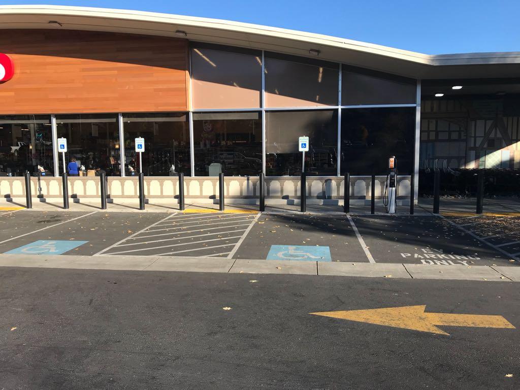 Safeway Ashland, OR EV Station