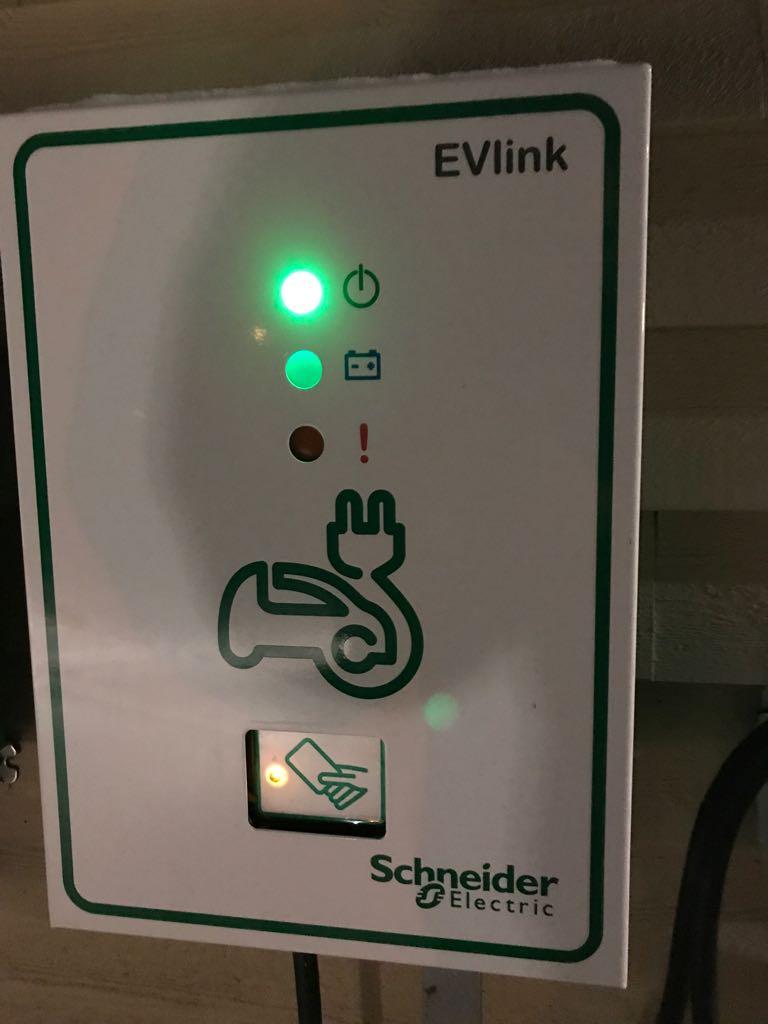 Groupe Richer Les Coteaux, QC EV Station