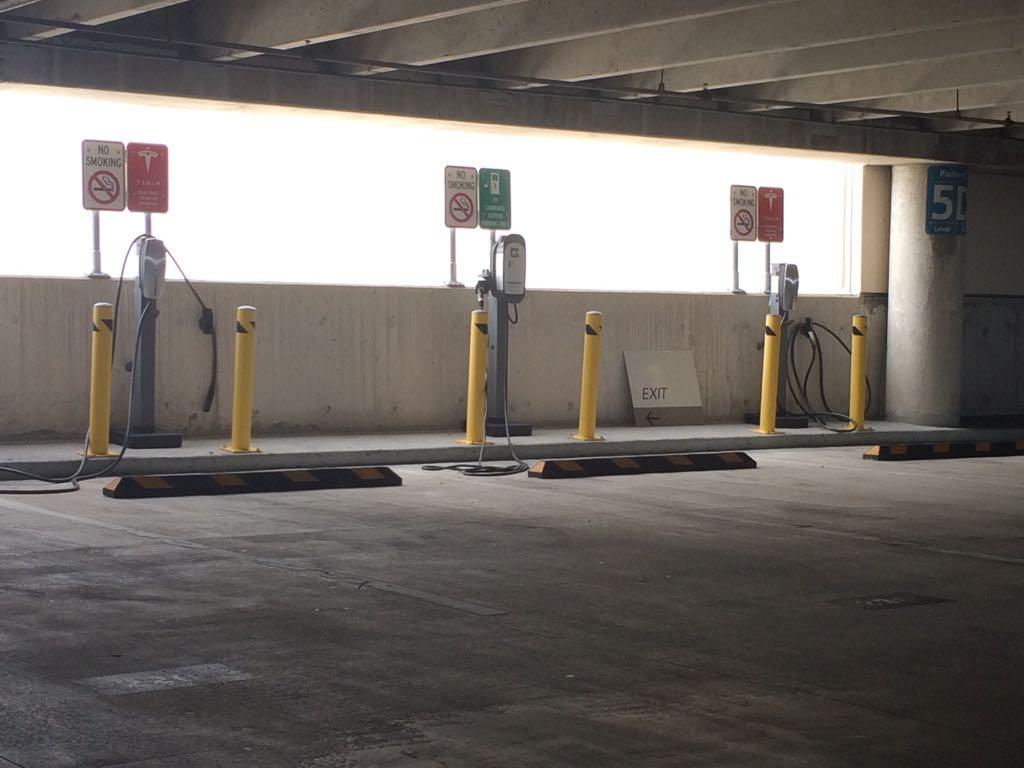 Palm Beach International Airport Short Term Parking Garage West Palm Beach, FL EV Station