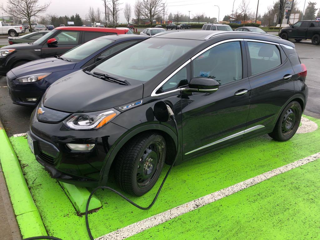Woodgrove Centre Toys"R"Us Nanaimo, BC EV Station