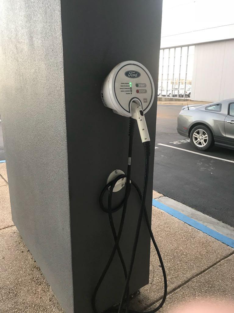 Gray Daniels Ford Lincoln Brandon, MS EV Station