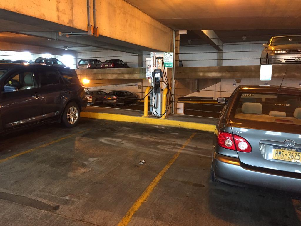 Seneca St Parking Garage/Hilton Garden Inn Ithaca, NY EV Station