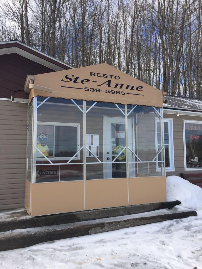 Resto SteAnne SainteAnnedelaRochelle, QC EV Station