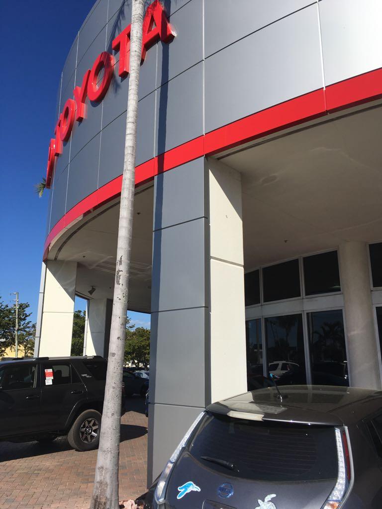 Earl Stewart Toyota Lake Park, FL EV Station