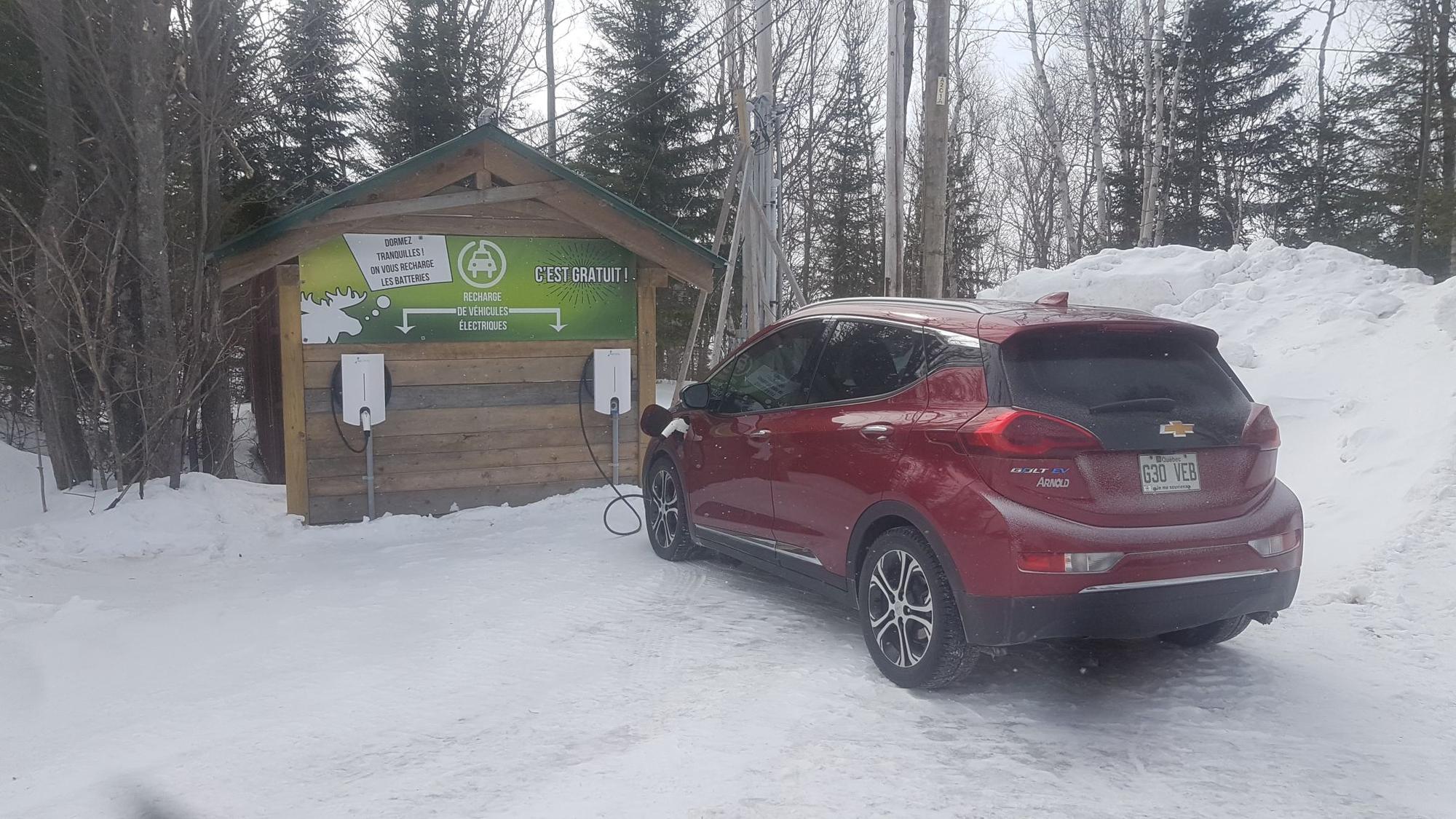 Auberge du Cap au Leste SainteRoseduNord, QC EV Station