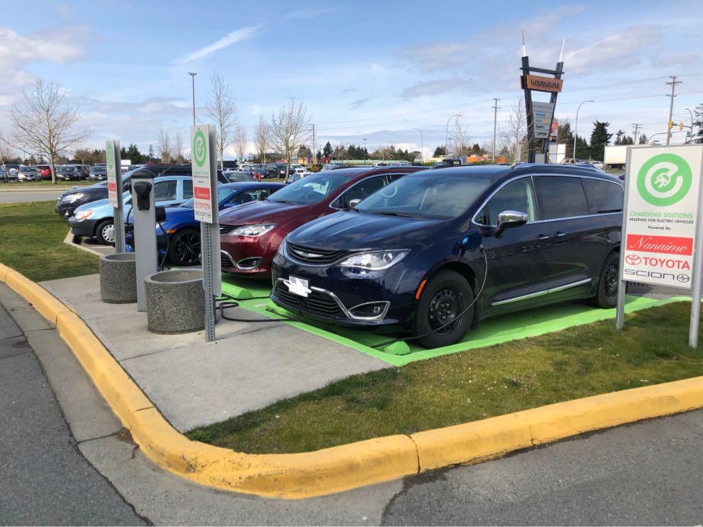 Woodgrove Centre Toys"R"Us Nanaimo, BC EV Station