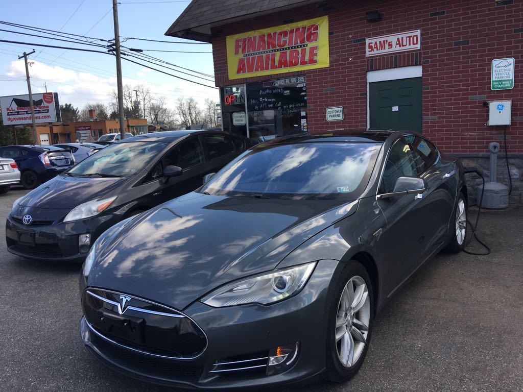 Sam's Auto Sales & Service Akron, PA EV Station