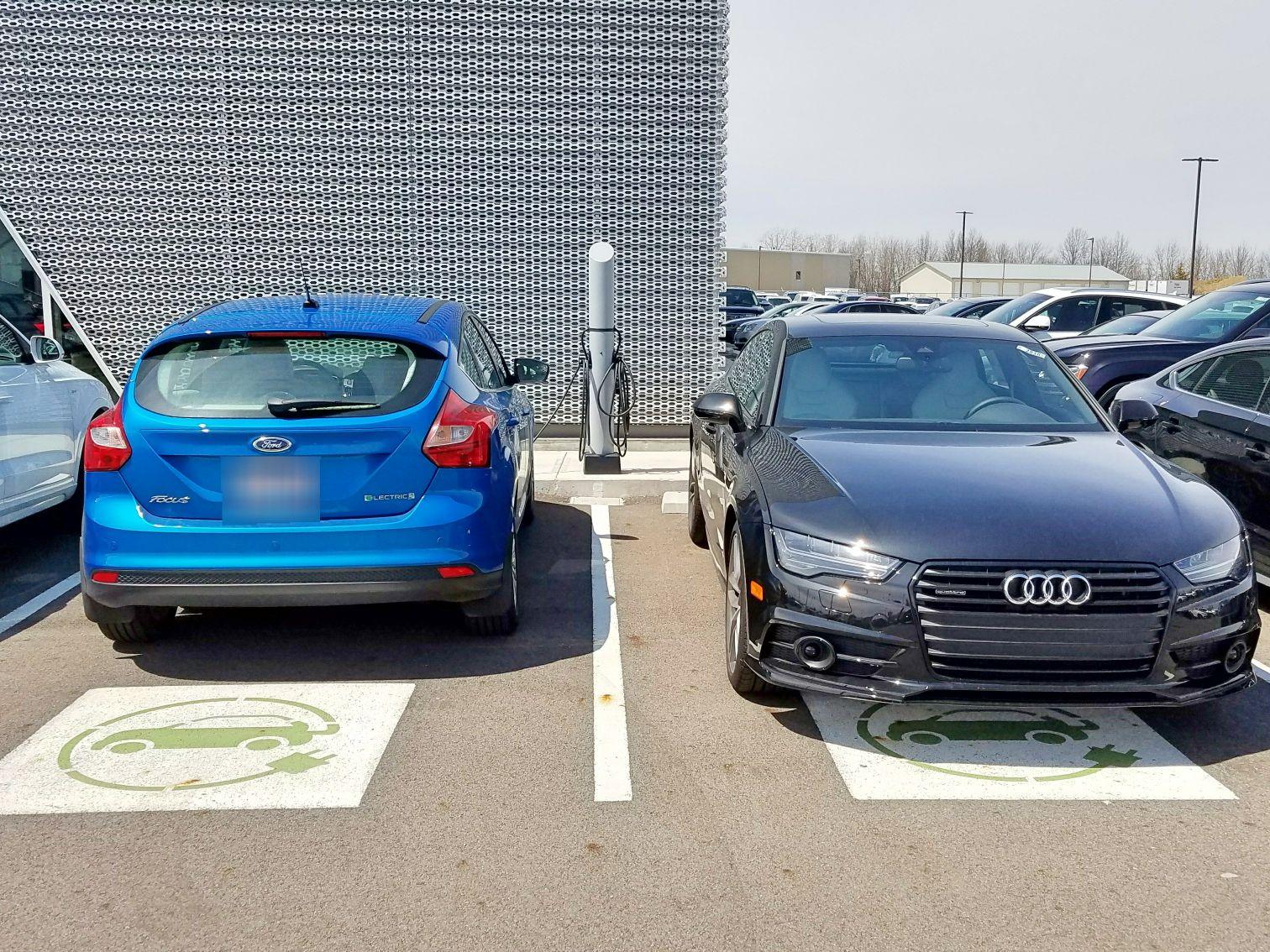Audi of Columbus Columbus, OH EV Station